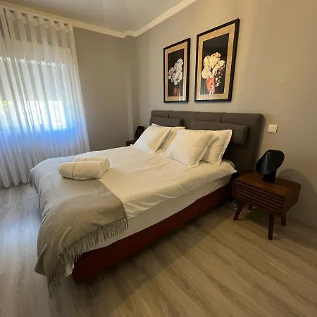 Casino 3 Bedrooms With Pool * エストリル